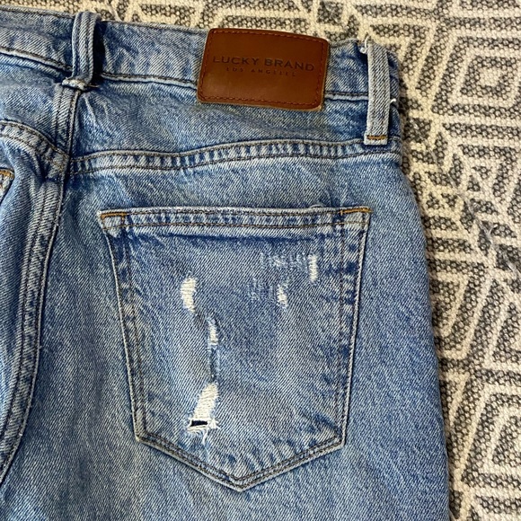 Lucky Brand Cropped High Rise Mom Jeans - Picture 6 of 14